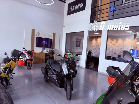 YAMAHA XMAX 300 CONNECTED ABS YAMAHA XMAX 300 CONNECTED ABS